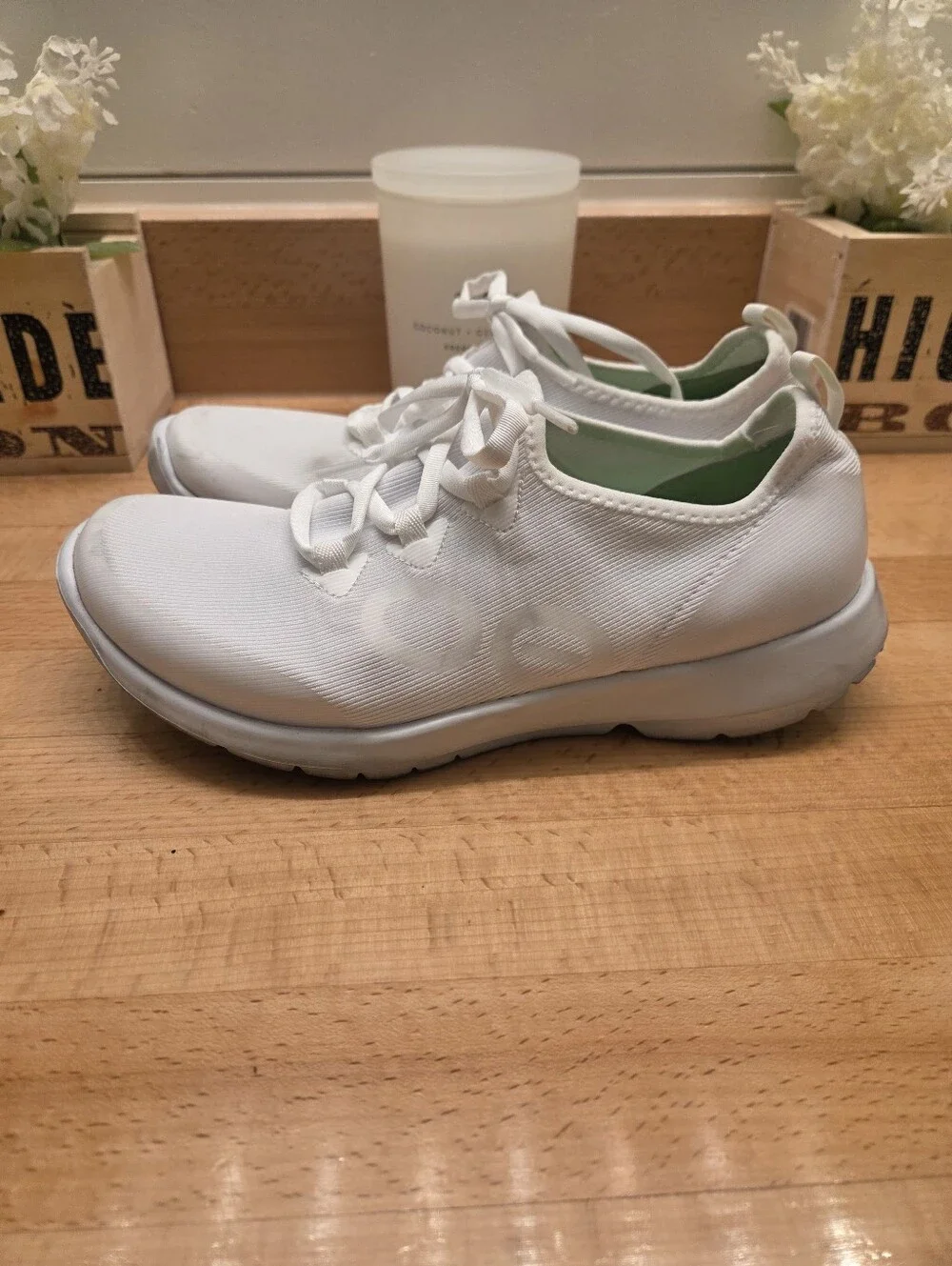 OOFOS OOmg Sport LS Recovery Shoes White Lace-up Women's Size 9